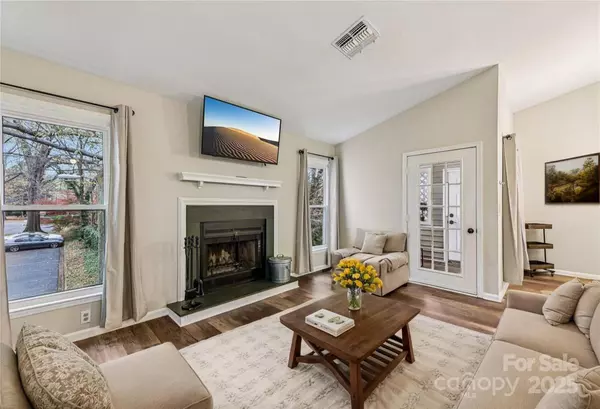 Charlotte, NC 28207,430 Queens RD #732