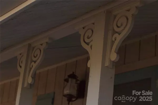 Hendersonville, NC 28739,495 Armstrong AVE