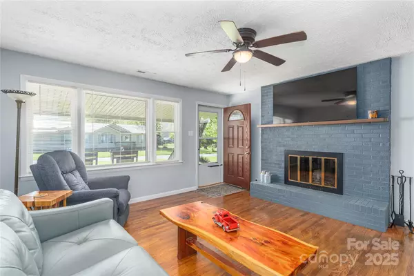 Clyde, NC 28721,65 Lakeview ST