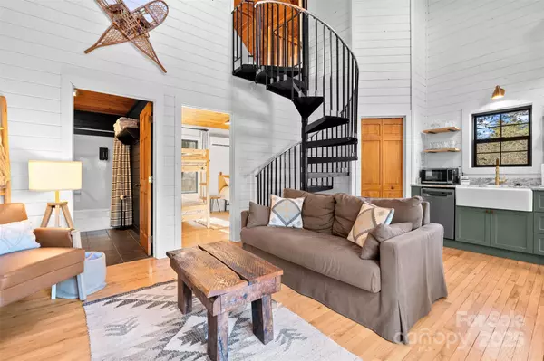 Spruce Pine, NC 28777,100 Bear Den Mountain View DR #2