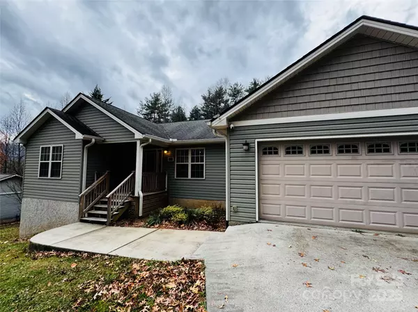 103 Redden RD, Hendersonville, NC 28739