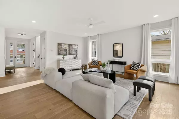 Charlotte, NC 28216,119 N Gregg ST