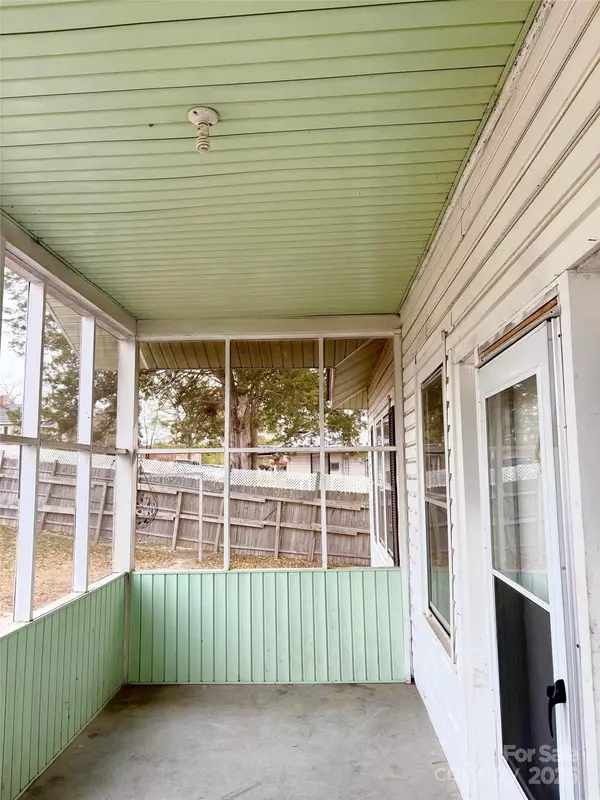 Great Falls, SC 29055,8 Maple ST