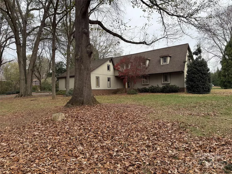 6102 Unity LN NW, Concord, NC 28027