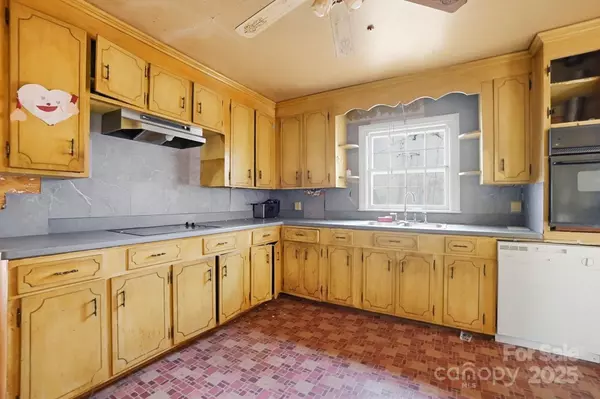 Charlotte, NC 28269,4928 Twin DR