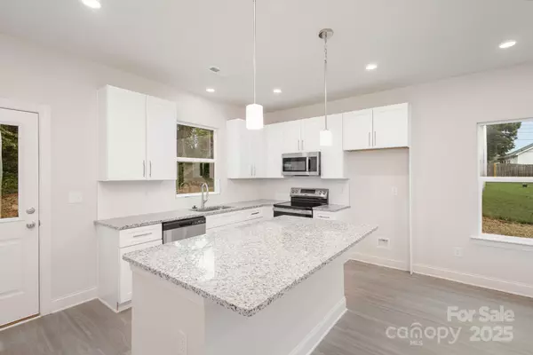 Cornelius, NC 28031,19901 Burton LN