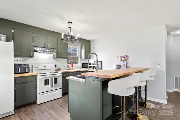 Bessemer City, NC 28016,807 Willow LN