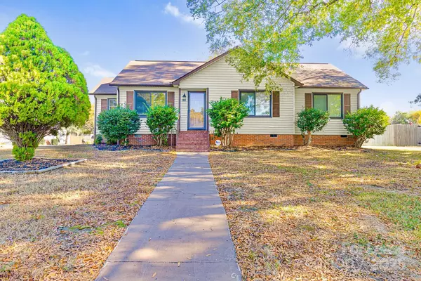 7605 Bramblewood DR, Charlotte, NC 28217