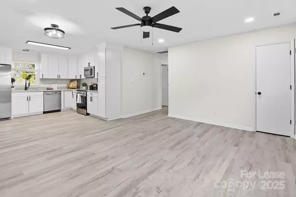 Charlotte, NC 28217,7605 Bramblewood DR