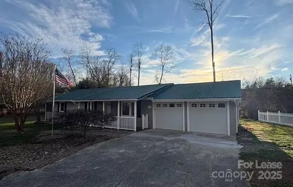 232 Cedar Creek DR, Hendersonville, NC 28792