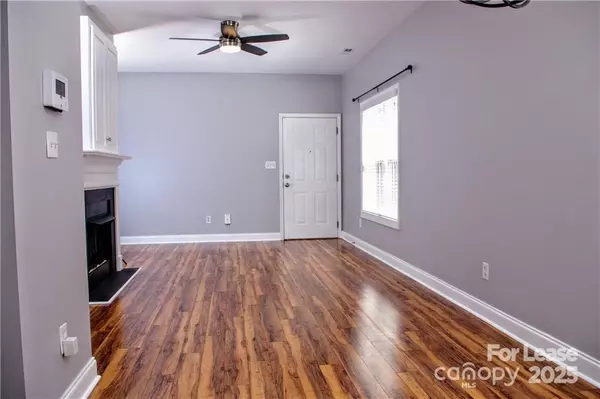 Davidson, NC 28036,917 Shearer ST #7