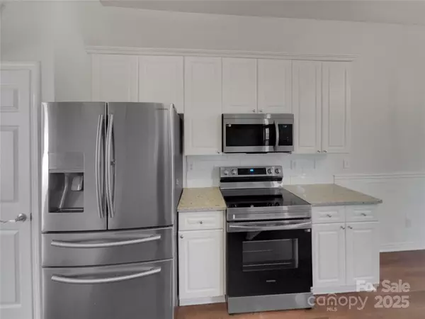 Fort Mill, SC 29708,405 Saint George RD