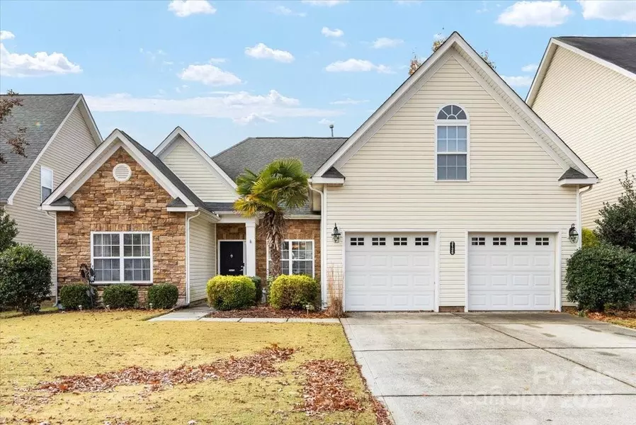 2126 Blue Iris DR, Matthews, NC 28104