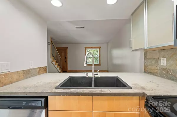 Charlotte, NC 28205,636 Chipley AVE #6