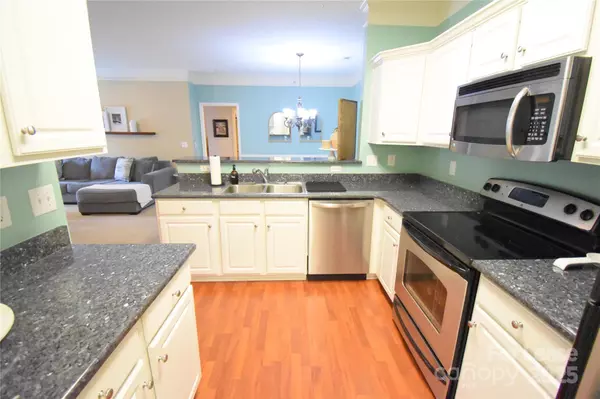 Charlotte, NC 28277,16423 Golden River LN