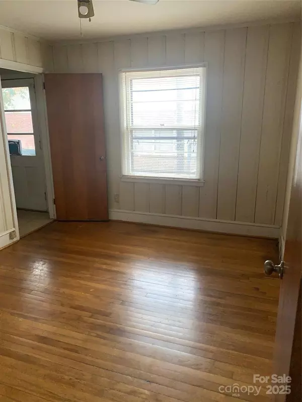 Charlotte, NC 28205,2500 Markham CT