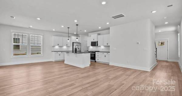 Mooresville, NC 28115,118 Canary LN