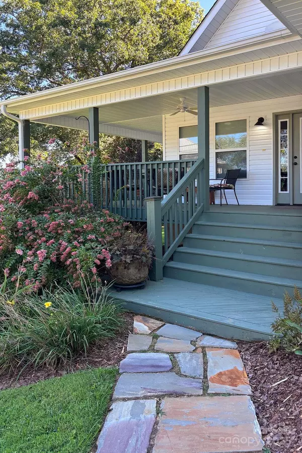 Brevard, NC 28712,477 Probart ST