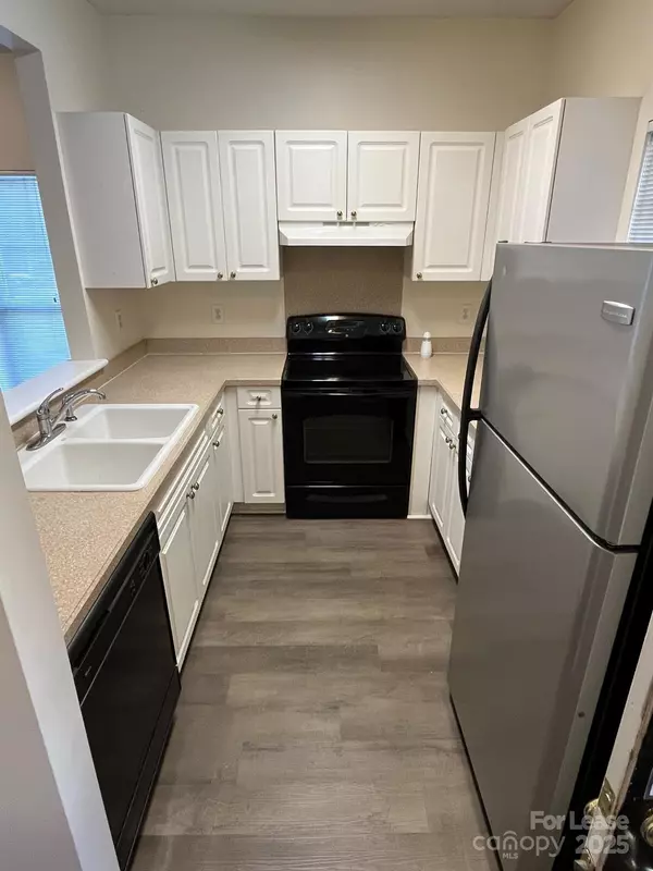 Charlotte, NC 28269,6377 Mallard View LN