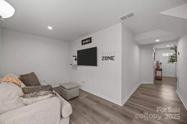 Charlotte, NC 28214,3044 Fiddlewood ST