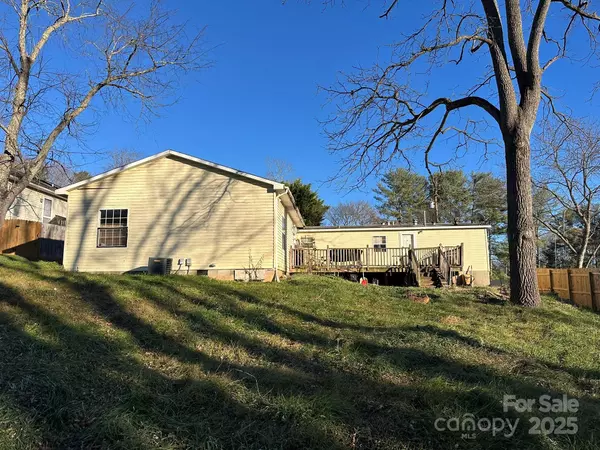 120 N Bear Creek RD, Asheville, NC 28806