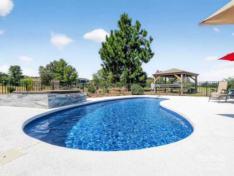 1035 Mcmillan RD, Cheraw, SC 29520