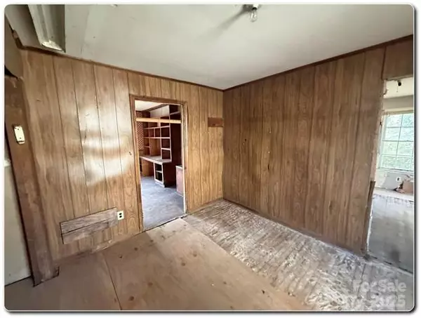 Dallas, NC 28034,515 S Maple ST