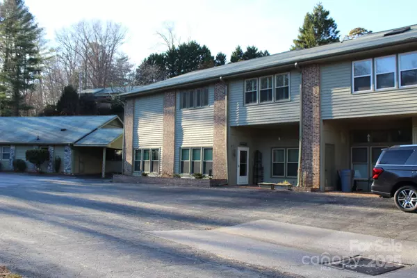 Tryon, NC 28782,44 Jervey RD #4D