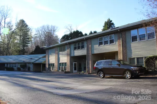 Tryon, NC 28782,44 Jervey RD #4D