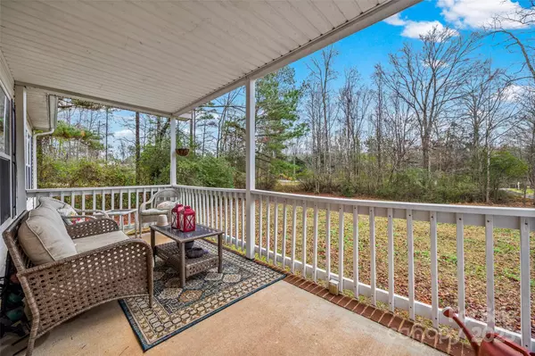 York, SC 29745,332 Sutton Spring RD