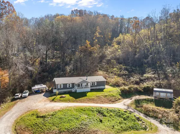 Waynesville, NC 28786,94 Leopard DR