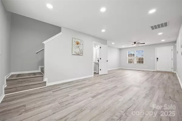 Gastonia, NC 28054,916 Sundance DR