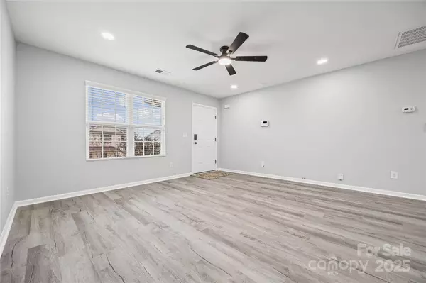 Gastonia, NC 28054,916 Sundance DR