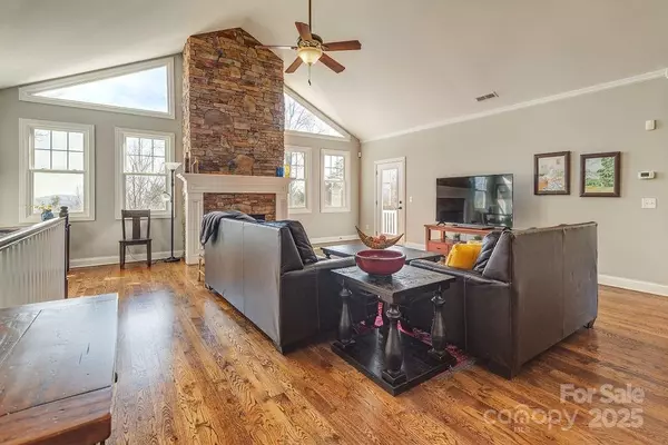 Weaverville, NC 28787,61 Buckle RDG