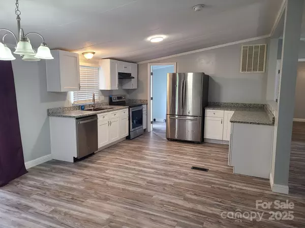 Conover, NC 28613,1098 Remington DR