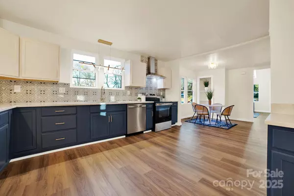 Hickory, NC 28602,410 24th ST SW