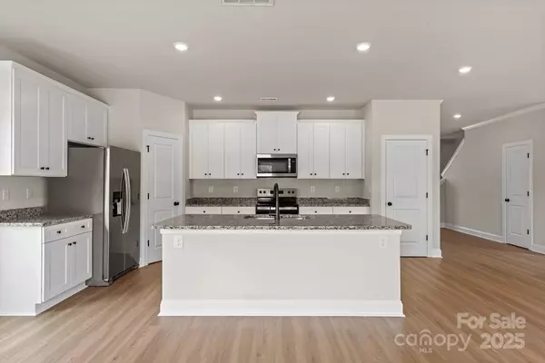 Charlotte, NC 28215,4144 Bolo DR