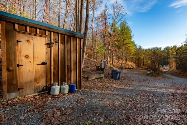 Marshall, NC 28753,726 Lower White Oak RD