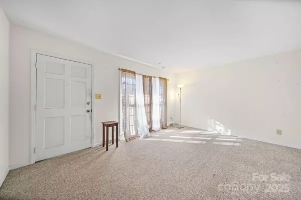 Charlotte, NC 28214,6916 David AVE