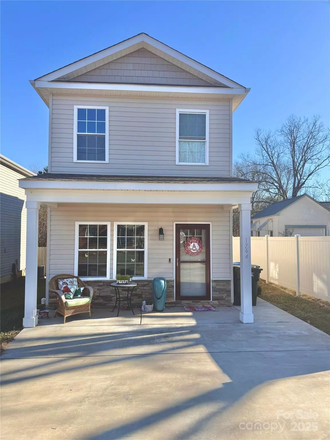 Hickory, NC 28601,1764 17th AVE NE