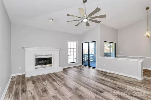 Charlotte, NC 28212,5810 Harris Grove LN