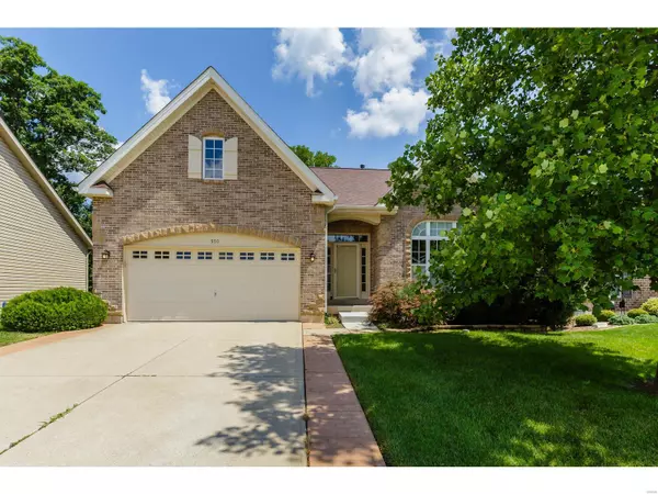 950 Ridgepointe Place, Lake St Louis, MO 63367