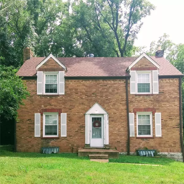 832 Carson RD, Ferguson, MO 63135