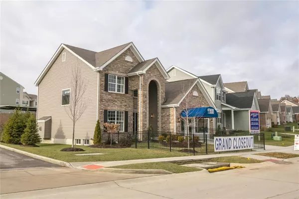 2096 Maryland Oaks CIR, Maryland Heights, MO 63146