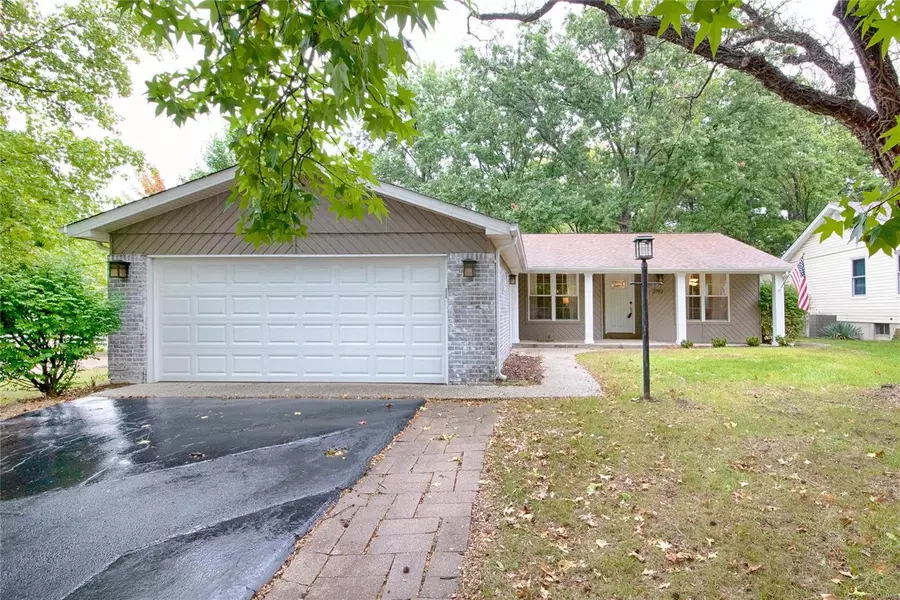 2192 Pheasant Run DR, Maryland Heights, MO 63043