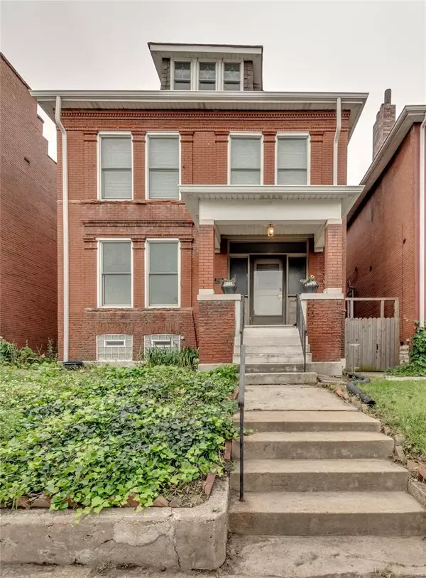 3528 Shenandoah AVE, St Louis, MO 63104