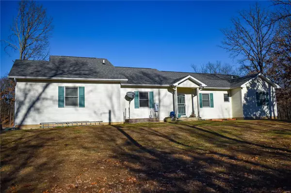 1057 E Springfield RD, Sullivan, MO 63080