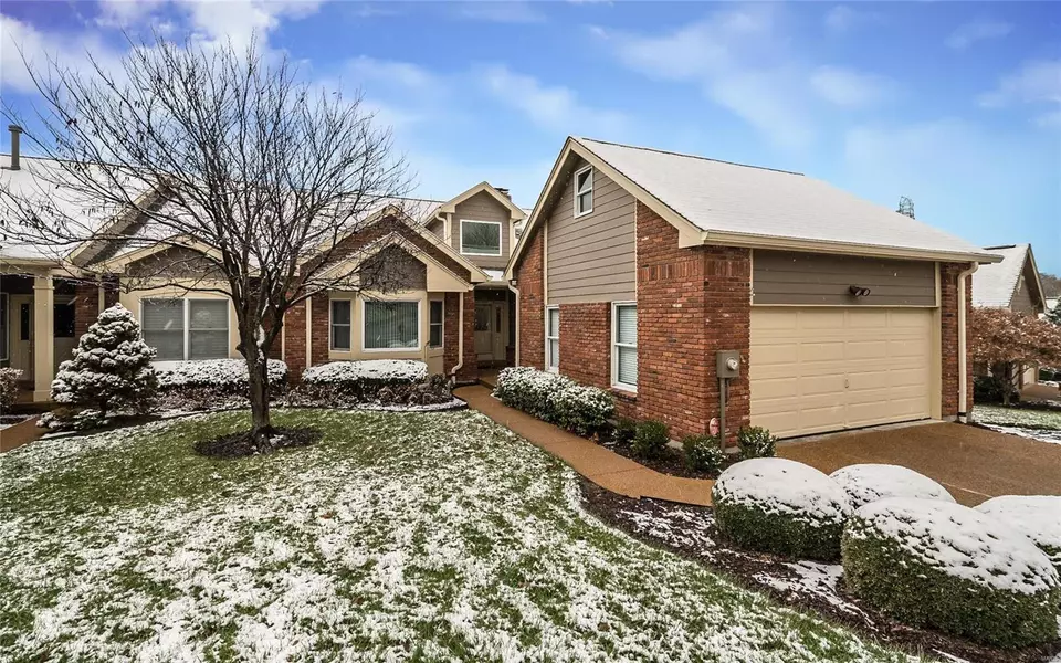 14326 Cedar Springs DR, Town And Country, MO 63017