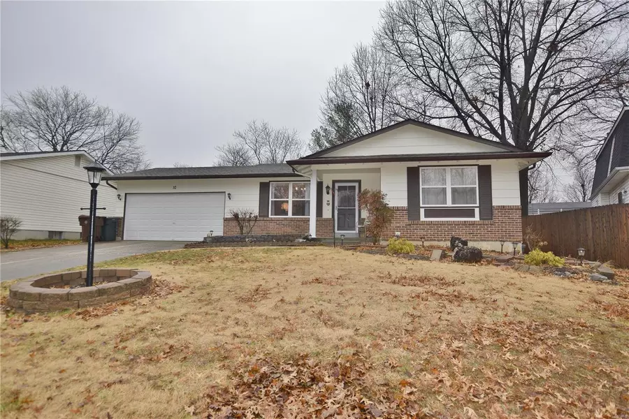 10 Southwood DR, St Peters, MO 63376