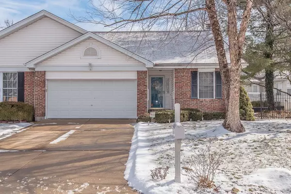 858 Du Pre CT, St Peters, MO 63376